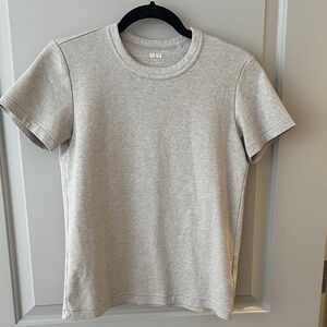 Uniqlo Heather Gray Crew Neck Tee